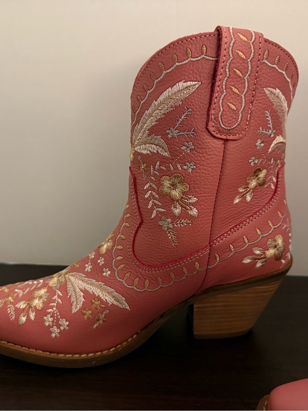 Dingo Women's Pink Embroidered Western Ankle Boots - Picture 5 of 10